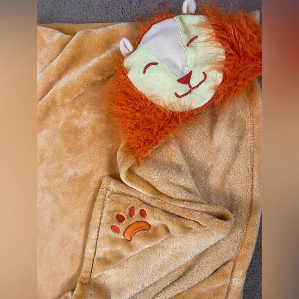 Amazon Basics Kids Lions Soft Hooded Wearable Blanket - Orange Lion, 43 in x 55